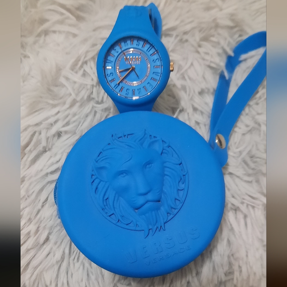 VERSUS by VERSACE Silicone Watch and Zippered Case - Picture 5 of 8